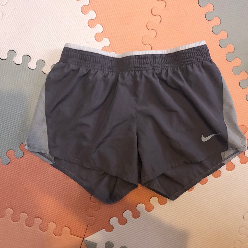Women’s Nike Dri fit lined shorts size small